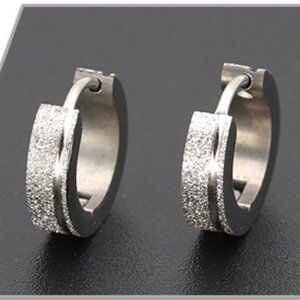 (BI) silver hoop earrings